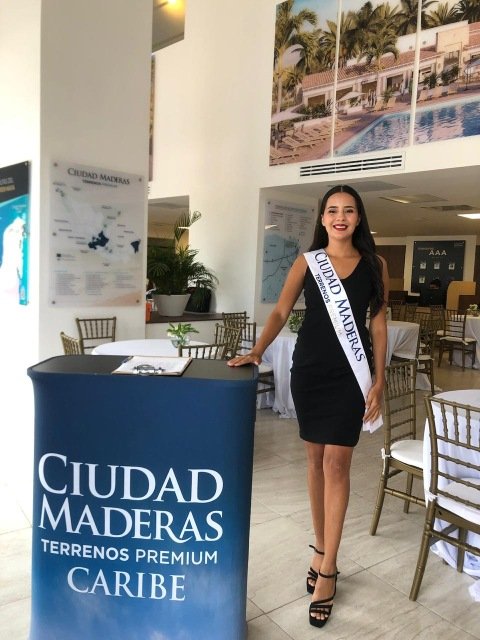 EDECANhostessPUEBLAmodeloEXPOSeventos